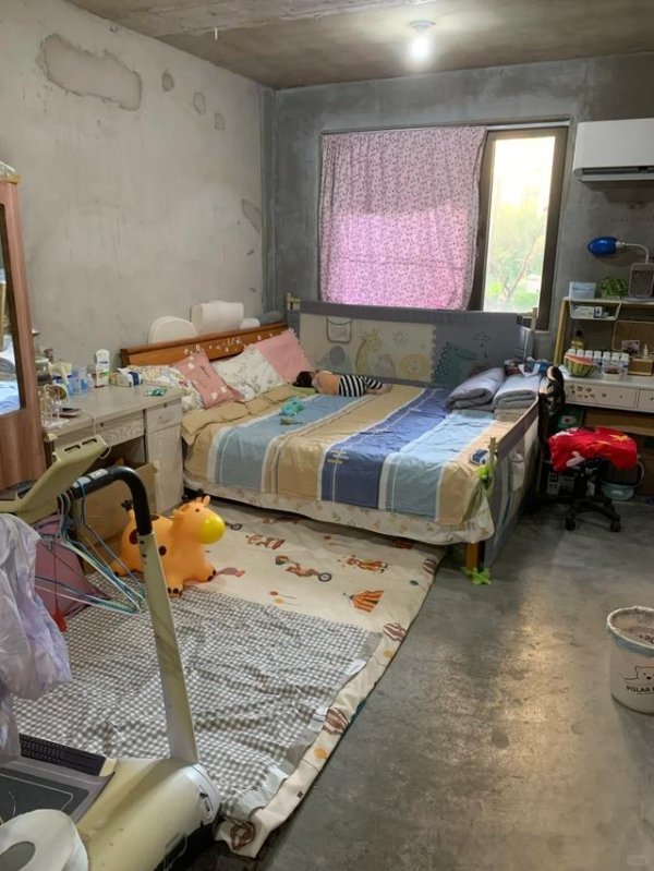 达道宝 上海一三口之家，因入住毛坯房走红，花费仅1万，却无一丝穷酸气