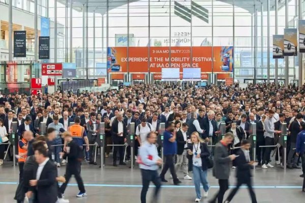 天添盈 柳燕: 慕尼黑车展归来, 说说中国汽车出海的三个阶段与一个范本 | 燕过有声